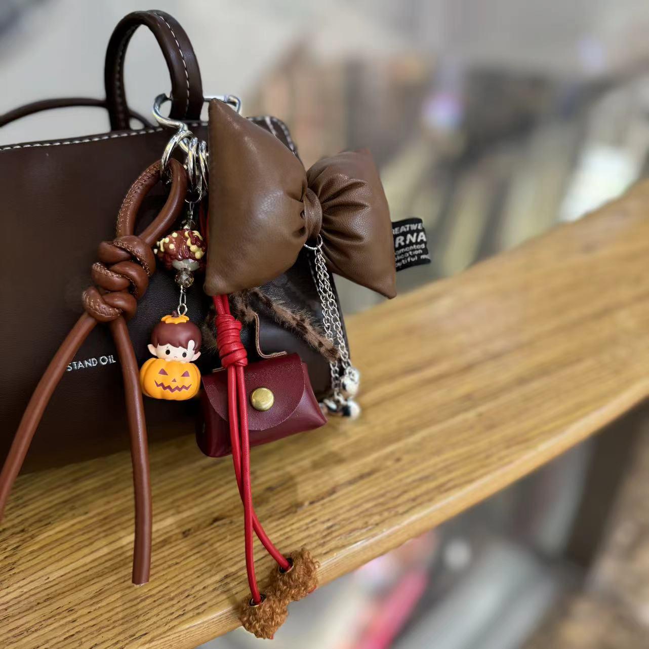 Плюшевый брелок для сумки из серии Miu: Милый кулон-кукла и высокоценный аксессуар-брелок