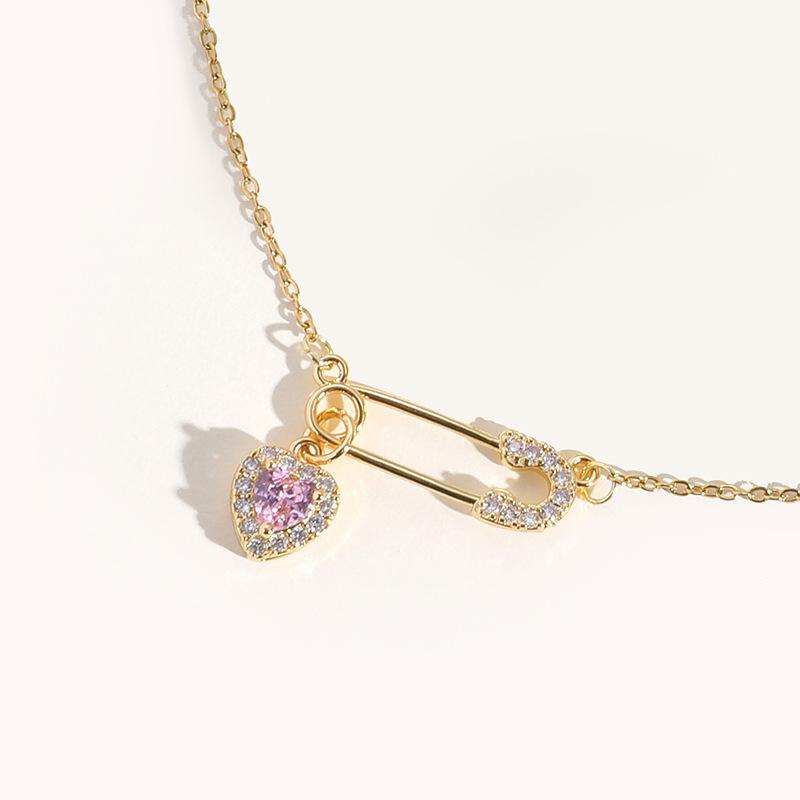 Titanium Steel Pin Love Necklace Women'S Light Luxury Simple Pink Heart Zircon Pendant Collarbone Chain