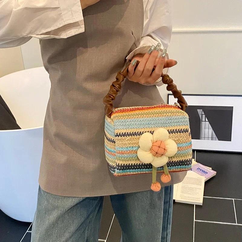 2026 New Summer Advanced Sense Flower Large Capacity Handbags Fashi Versatile Weave Delicate Commute Women's Crossbody Bag