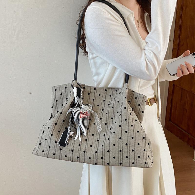 New fashionable large-capacity single bag shoulder handbag messenger bag women's tote bag winter bag