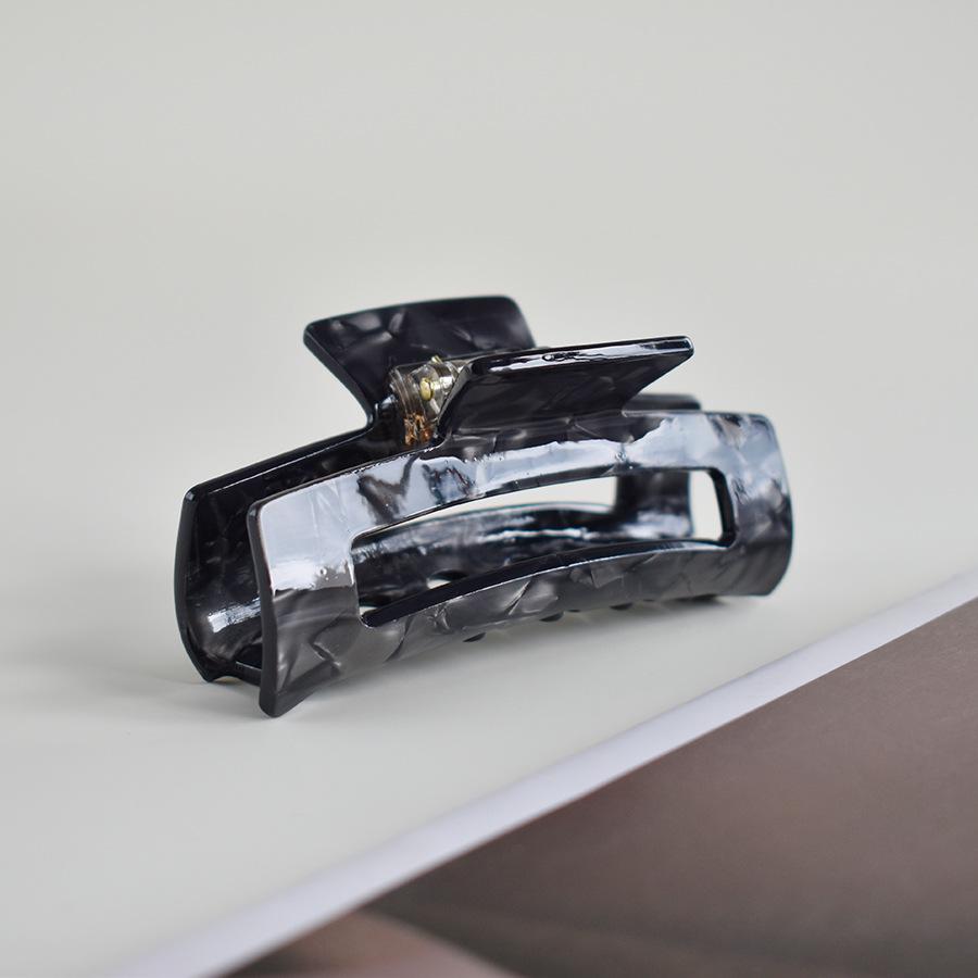 European & American Women’s Black & White Checkered Hair Clip - Large Acetate Acrylic Claw for Bun Hairstyles