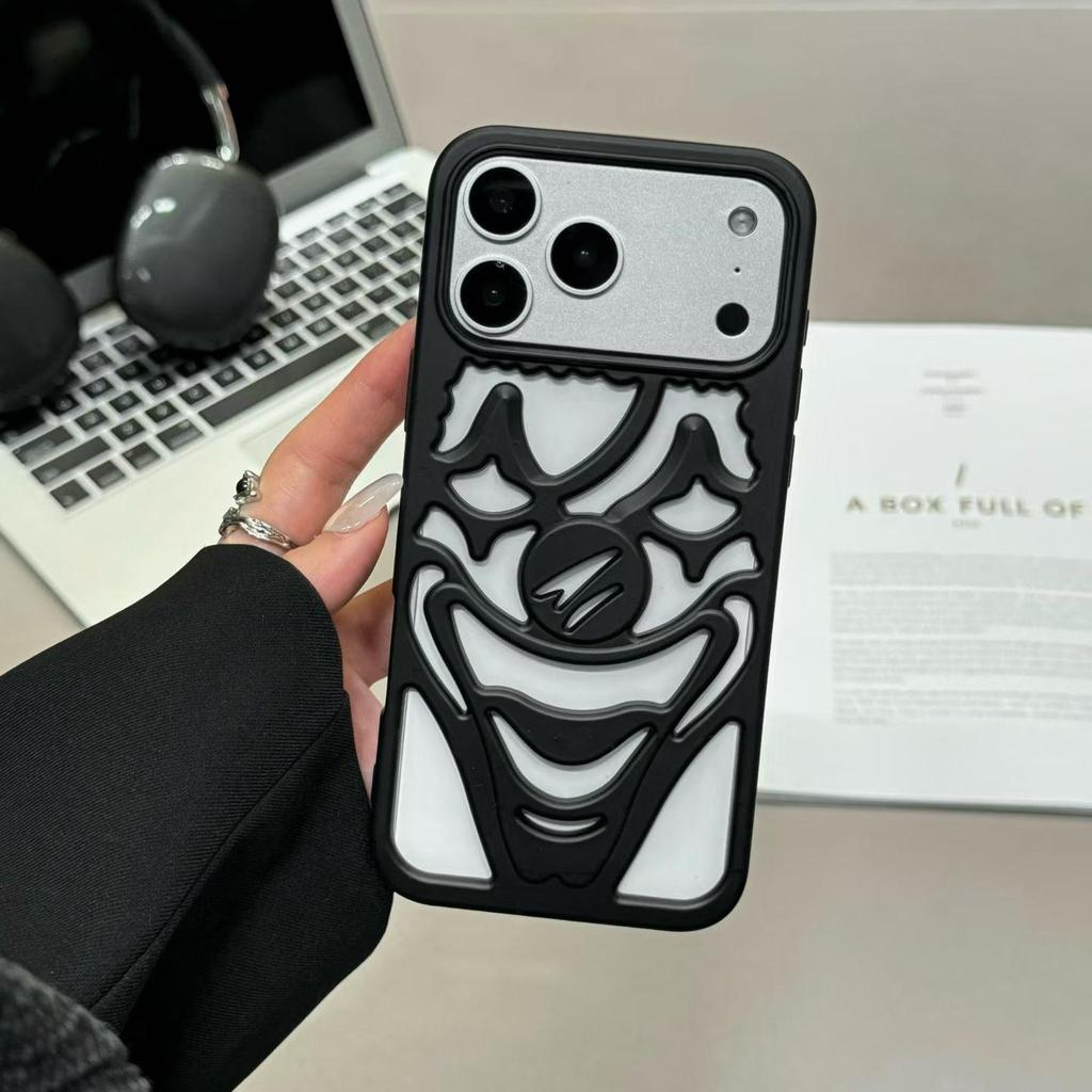 Premium Frosted Galvanisiert Joker Hohl Handyhülle für iPhone 17 Pro Max