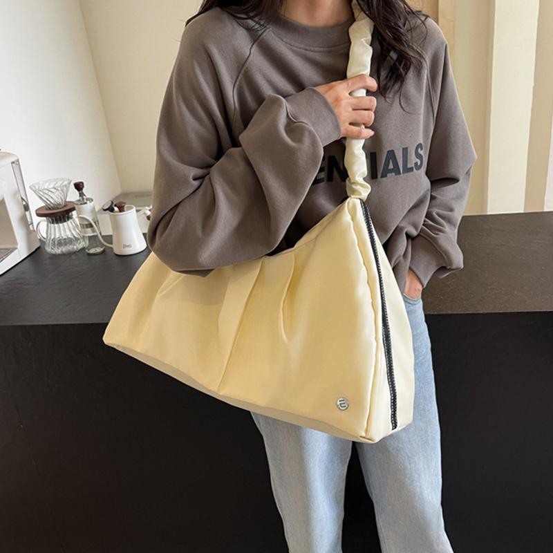 Large Capacity Nylon Shoulder Bag Women Leisure Commuting Versatile Crossbody Bags Lightweight Simple Travel Handbags