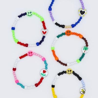 BONBEAU Einzigartiges Farbspiel Lächeln Perlen Armband Einzigartiges Farbspiel Lächeln Charms Perlenarmband