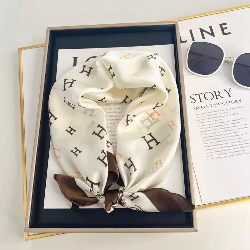 71 silk scarves, scarves, women's printed imitation silk scarves, women's spring and summer thin 71 small square scarves, easy to match, decorative an