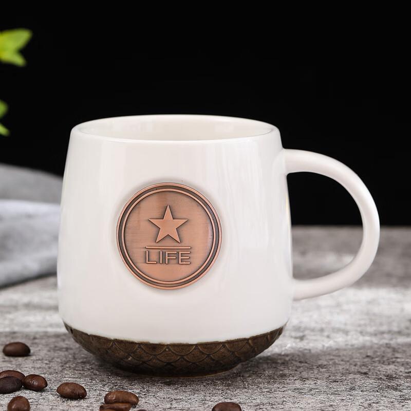 

Chaxun Classic Bronze Badge Ceramic Mug