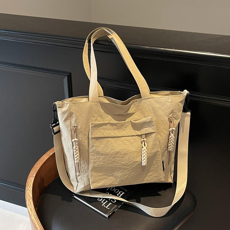 Light And Large-Capacity Nylon Cloth Bag Women'S Leisure Shoulder Commuter Tote Bag Versatile Student Class Messenger Bag