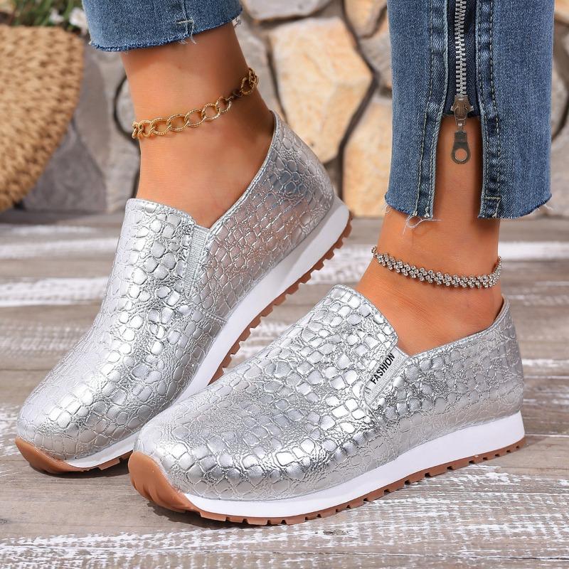 Large size flat casual shoes spring and autumn new snake pattern leather surface round head women's single shoes lazy shoes