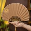 Retro Fächer in Muschelform im japanischen Stil Fächer aus Seidentuch und Bambus mit Anhänger Hochzeitsfächer Einfarbig Gebogene Fächerstäbe
