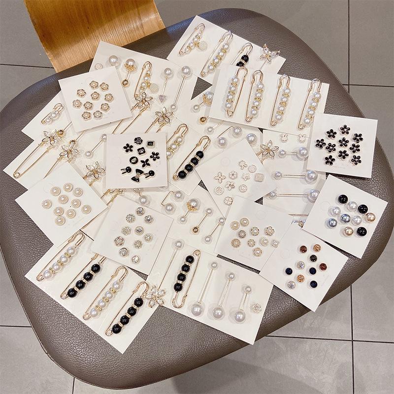 Women's Waist-Tightening Elastic Brooch Pin - Anti-Exposure Buckle for Clothes and Skirts