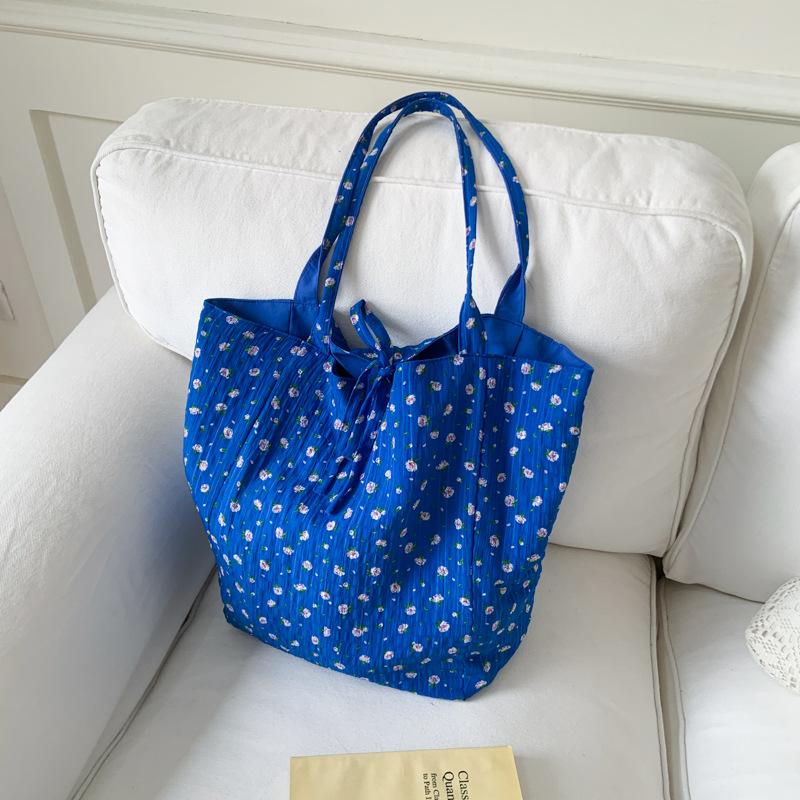 

Корейская сумка ins большая вместимость двусторонняя сумка через плечо корейская нишевая сумка-тоут с цветочным принтом повседневная литературная сумка для поездок на работу синий