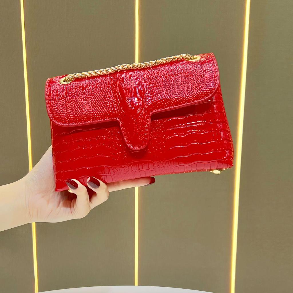 Underarm Bag with Chain, Small Square Bag, Women's Banquet Handbag, Single Shoulder Strap, Evening Bag