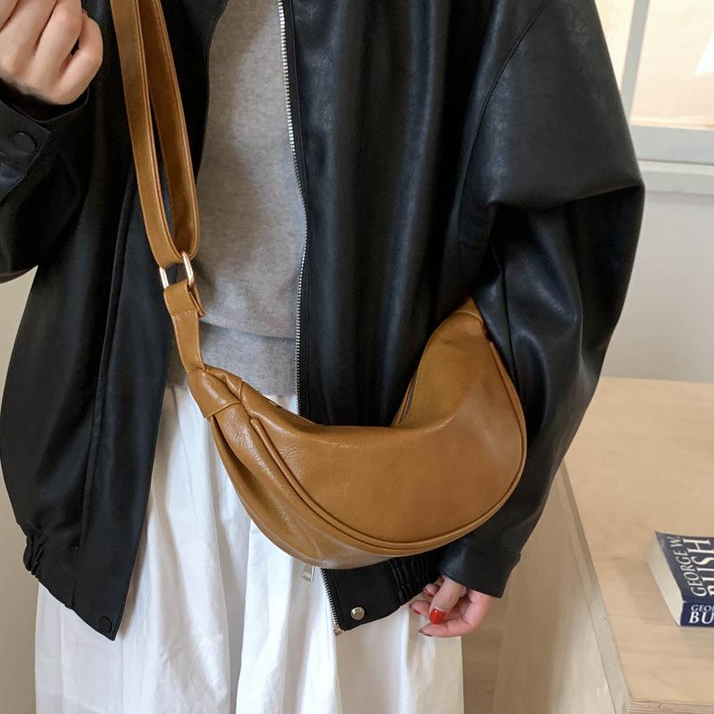 2025 New Large-capacity Premium Dumpling Bag Retro Casual Shoulder Messenger Bag Croissant Bag Women