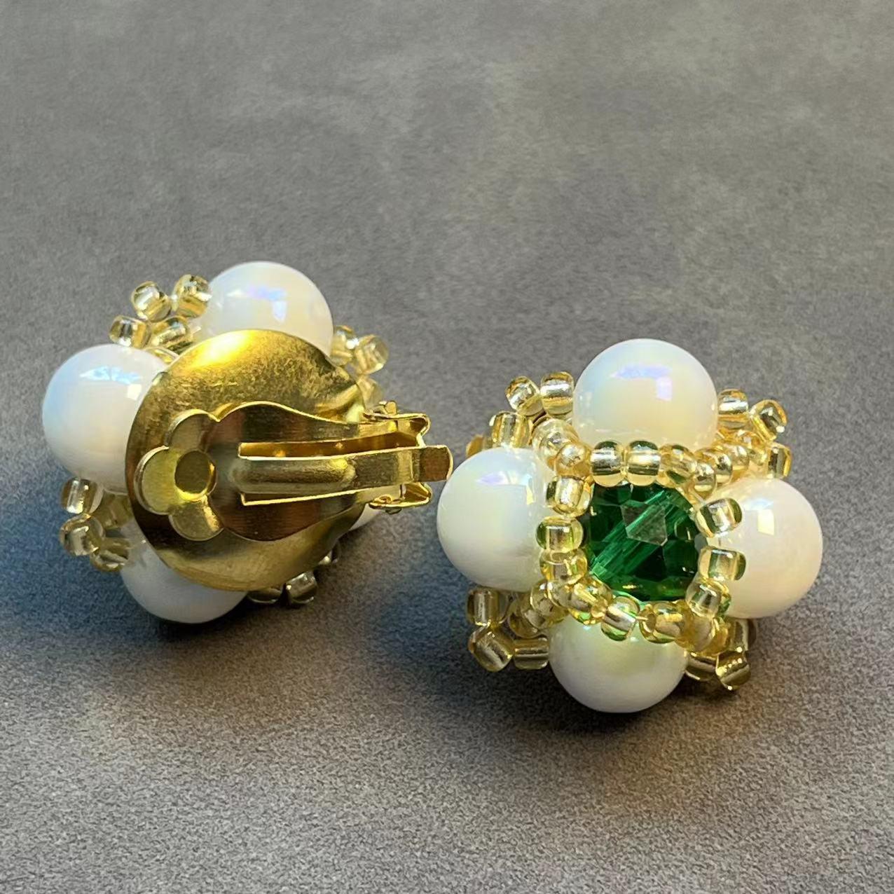 

Vintage Handmade White Glass Flower Ball Retro Earrings & Ear Clips