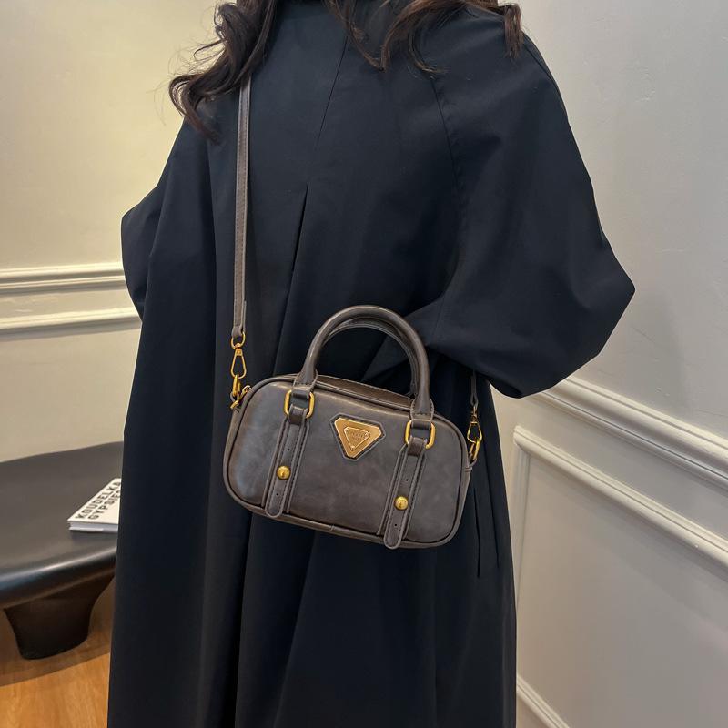 

Сумка-подушка женская 2025 новая портативная маленькая сумка на плечо сумка-мессенджер 21*8*12