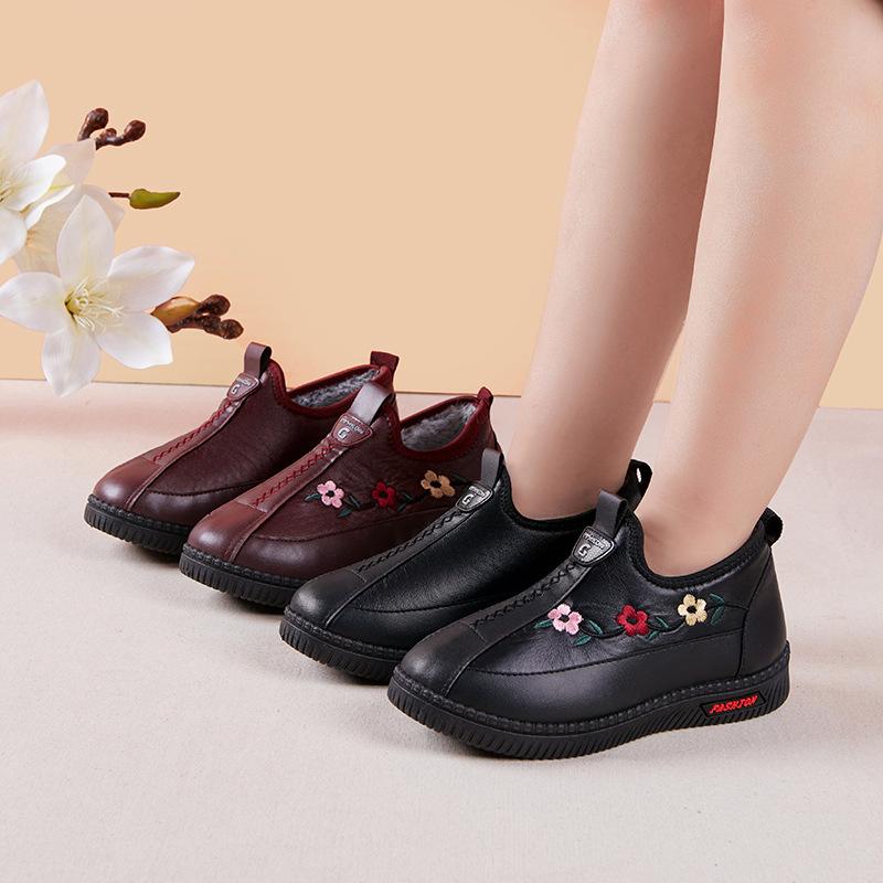Winter non-slip cloth shoes for women and the elderly cotton shoes with velvet to keep warm grandma waterproof soft sole middle-aged and elderly