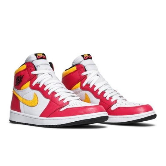 

Air Jordan 1 Retro High OG Light Fusion Red 555088-603 EU 36.5 червоний/білий