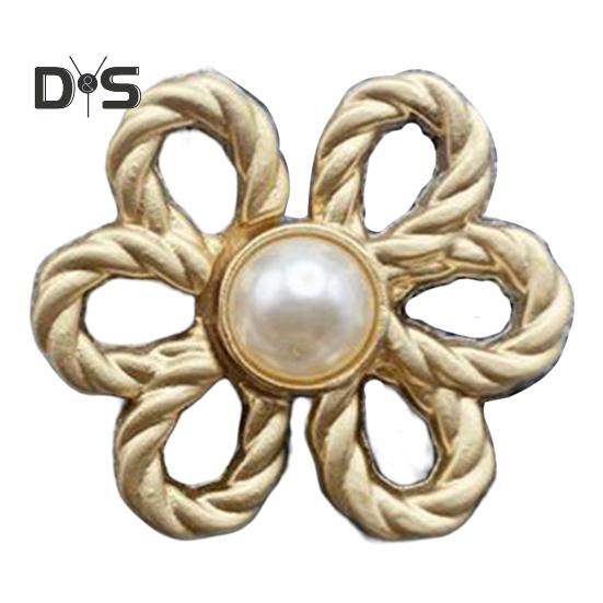 Pant Waist Tightener Flower Design Button Reusable Waist Adjuster No-Sewing Adjustable Waist Buckle for Loose Jeans Skirts