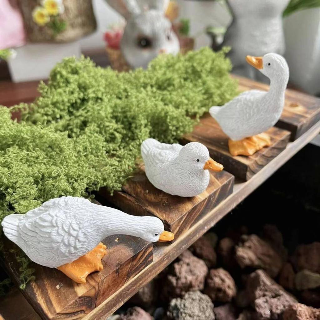 3 Pieces Resin Duck Statue Adorable Garden Ornament HandPainted for Courtyard, Pond
