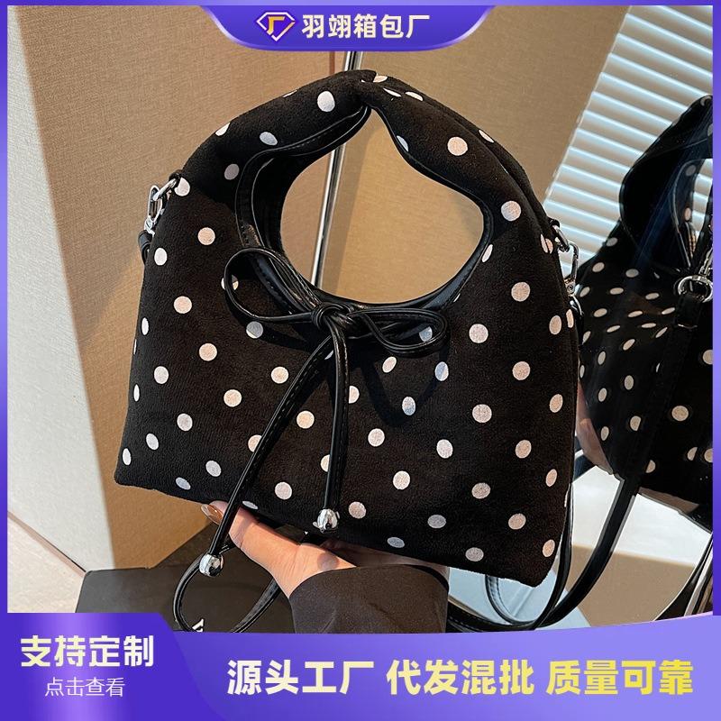 Niche design bag women's new retro polka dot shoulder messenger bag casual portable dumpling bag