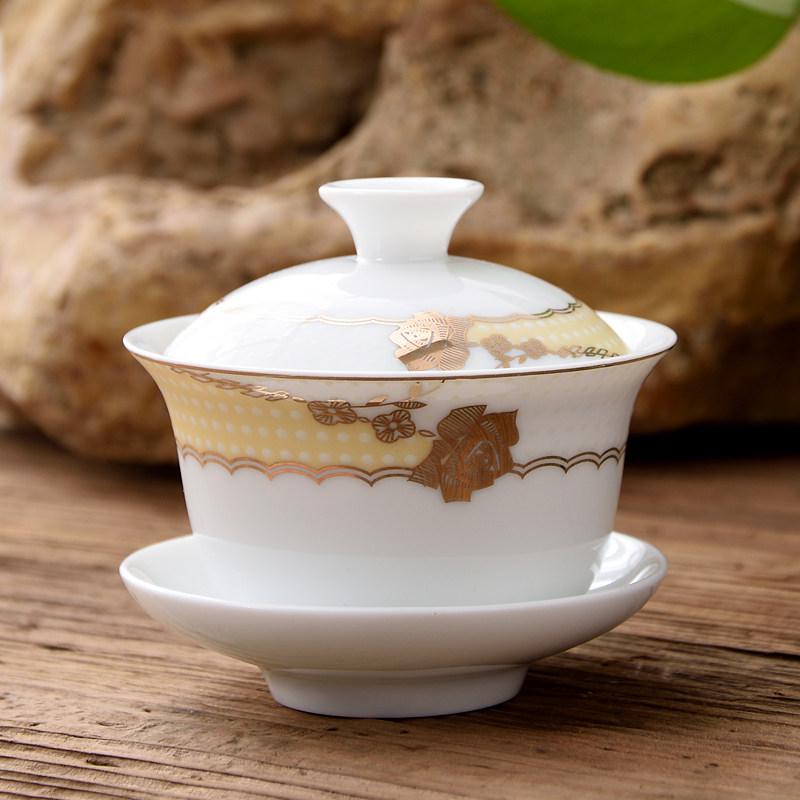 Blue and White Ceramic Gaiwan Tea Set: Small Tea Bowl & Tasting Cup with Concave Lid.