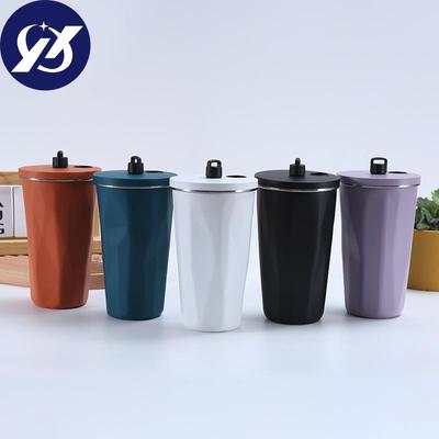 Gut aussehender Diamant-Edelstahlbecher mit Strohhalm, große Kapazität, tragbarer, handlicher Becher, kreativer Kaffeebecher als Autobegleitung