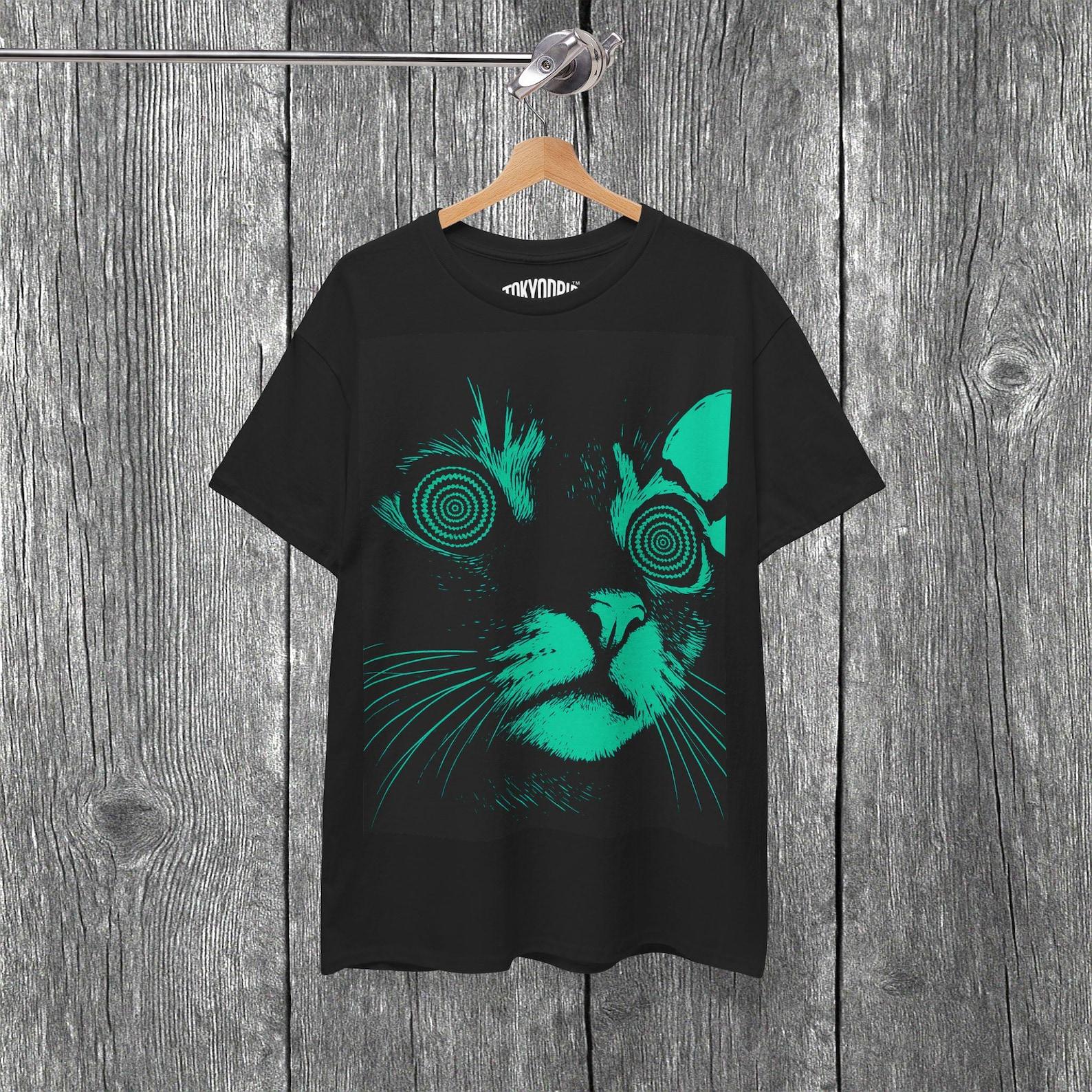 Neon Green Cat T-Shirt: Trippy Anime Streetwear M