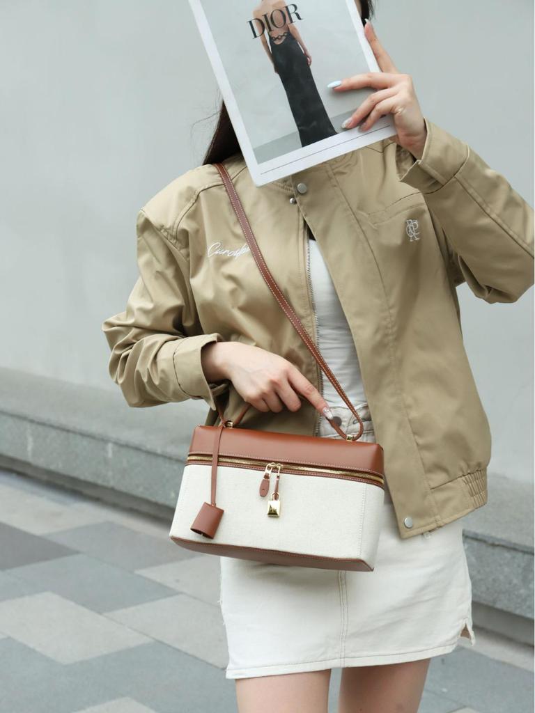 Niche High-End LP27 Women's Luxury Cowhide and Canvas Leather Shoulder Makeup Bag with Large Capacity.