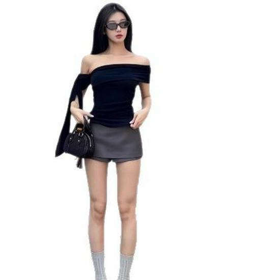 Würziges schulterfreies T-Shirt mit Bändern, kurzen Ärmeln und offenem Rücken - Plissiert, figurbetont, schickes Sommerdesign für Damen.