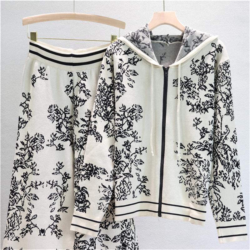Fashionable Women's Autumn And Winter Ink Painting Suit Loose Knitted Top And Wide Leg Pants Two Piece Suit