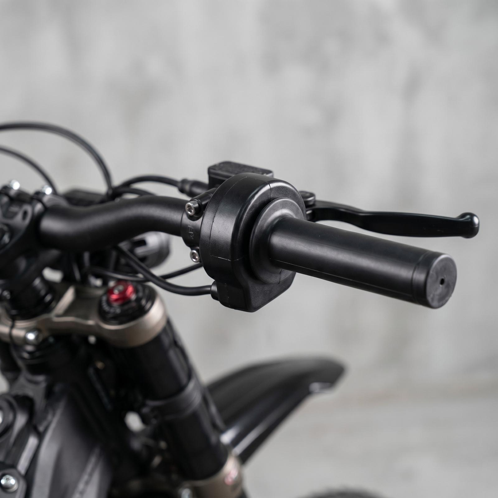 

Electric Throttle Grip Hall Sensor Twist Accelerator Handle Compatible with Sur Ron Surron Light Bee Electric Off Road Motorcycle One Size чёрный