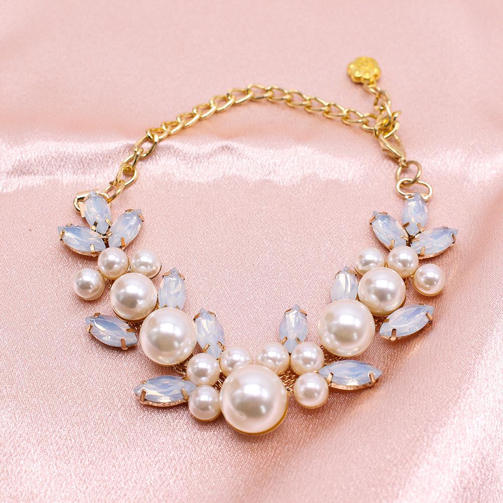 Princess Gem Pearl Necklace: Diamond Pet Collar for Cats and Dogs, Ideal for Weddings, Birthdays, and Photography.