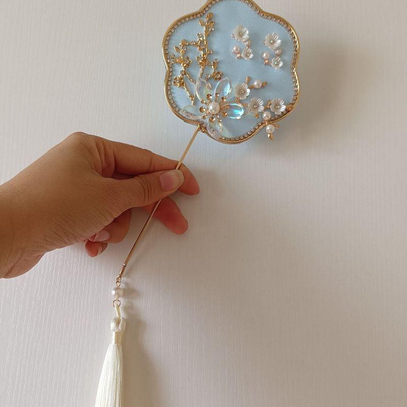 Chinese Style Wedding Photo Props: Bride & Bridesmaid Mini Fan