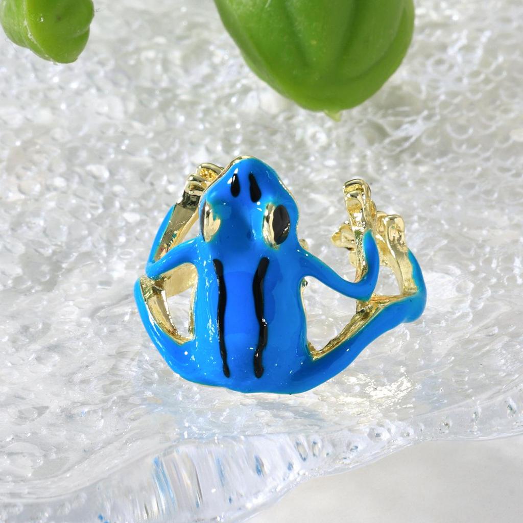 Adjustable Cute Green Frog Hug Ring - Unique and Playful Design