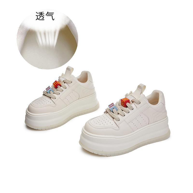 

Suction film sole leather little white shoes women s 2025 spring new platform sports board shoes casual women s shoes versatile shoes children 35 бежевий