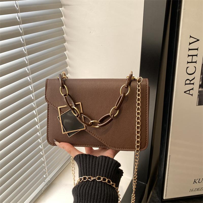 Einfache einfarbige Damen-Quadrat-Schultertaschen Strukturierte Damen-Ketten-Crossbody-Tasche Vielseitige Damen-PU-Leder-Klapp-Handtaschen