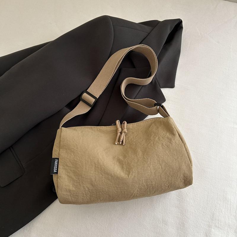 Lässige Nylon-Canvas-Tasche mit großem Fassungsvermögen, Damen-neue Mode-Umhängetasche, vielseitige breite Messenger-Kissen-Tasche