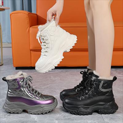 Damskie Zimowe Botki Śniegowce na Grubej Platformie Antypoślizgowe Sznurowane Krótkie Botki do Kostki Wyściełane Sztucznym Futrem Buty do Chodzenia Ciepłe Wygodne Sneakersy High-Top dla Kobiet