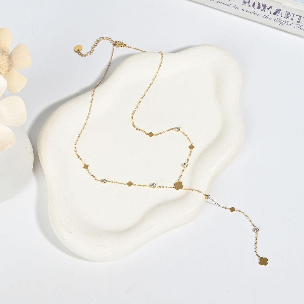 Gold Diamond-Inlaid Four-Leaf Clover Tassel Necklace – Elegant Versatile Women's Clavicle Chain