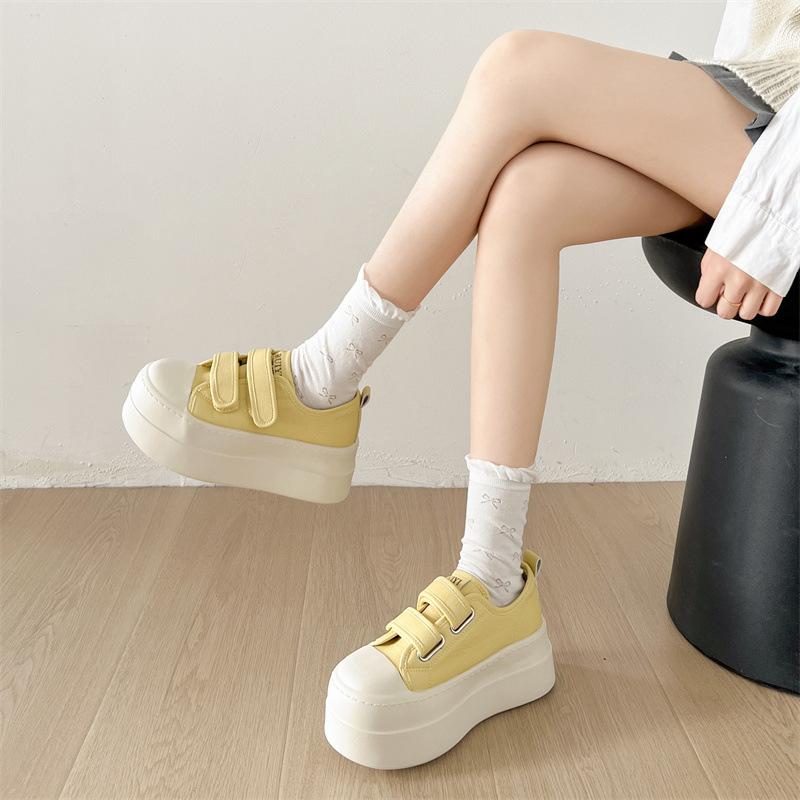 Popular lightweight and versatile round head thick-soled little white shoes women's 2025 new autumn heightening soft-soled casual board shoes