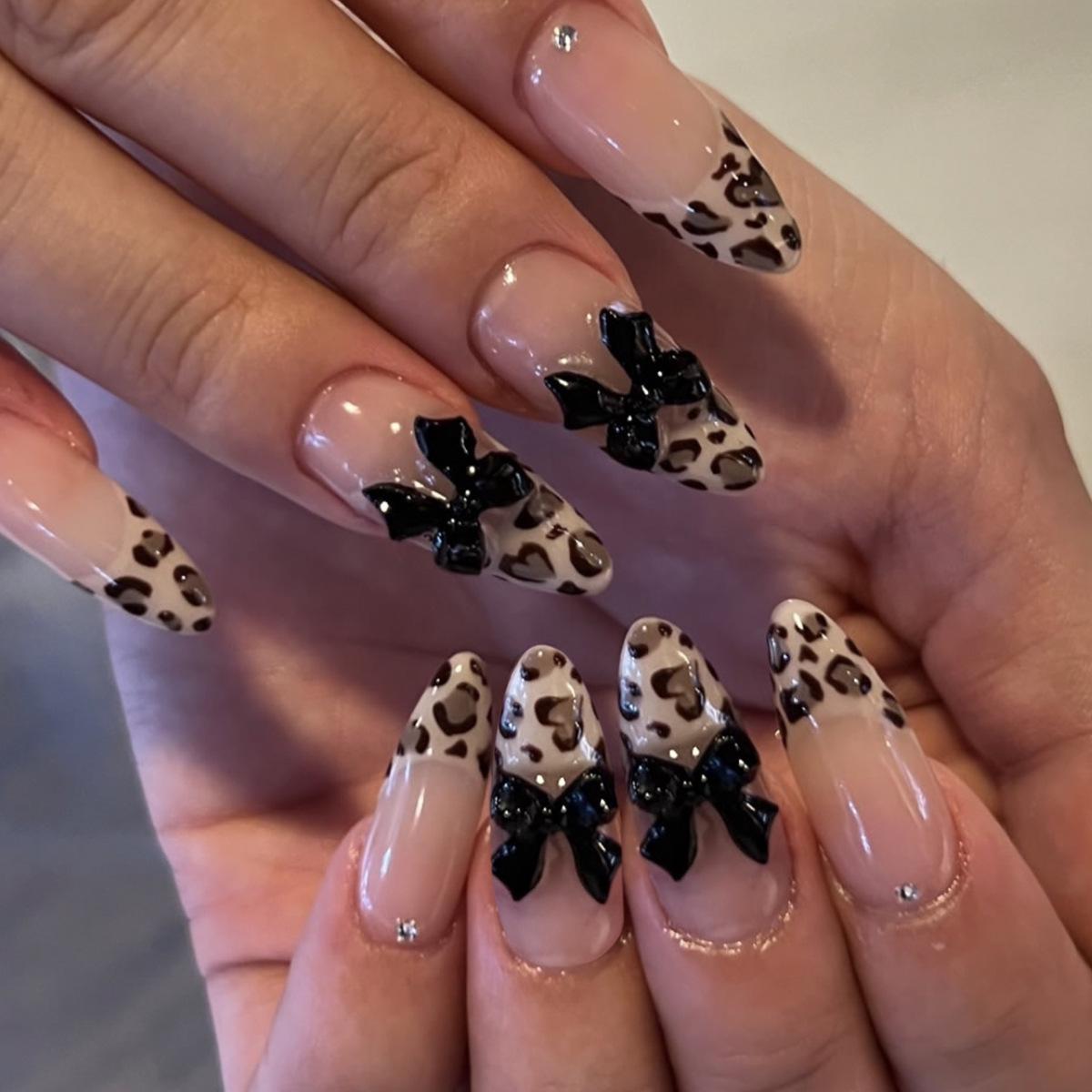 

Leopard Print 3D Bow Rhinestone Detachable Fake Nails for Autumn/Winter