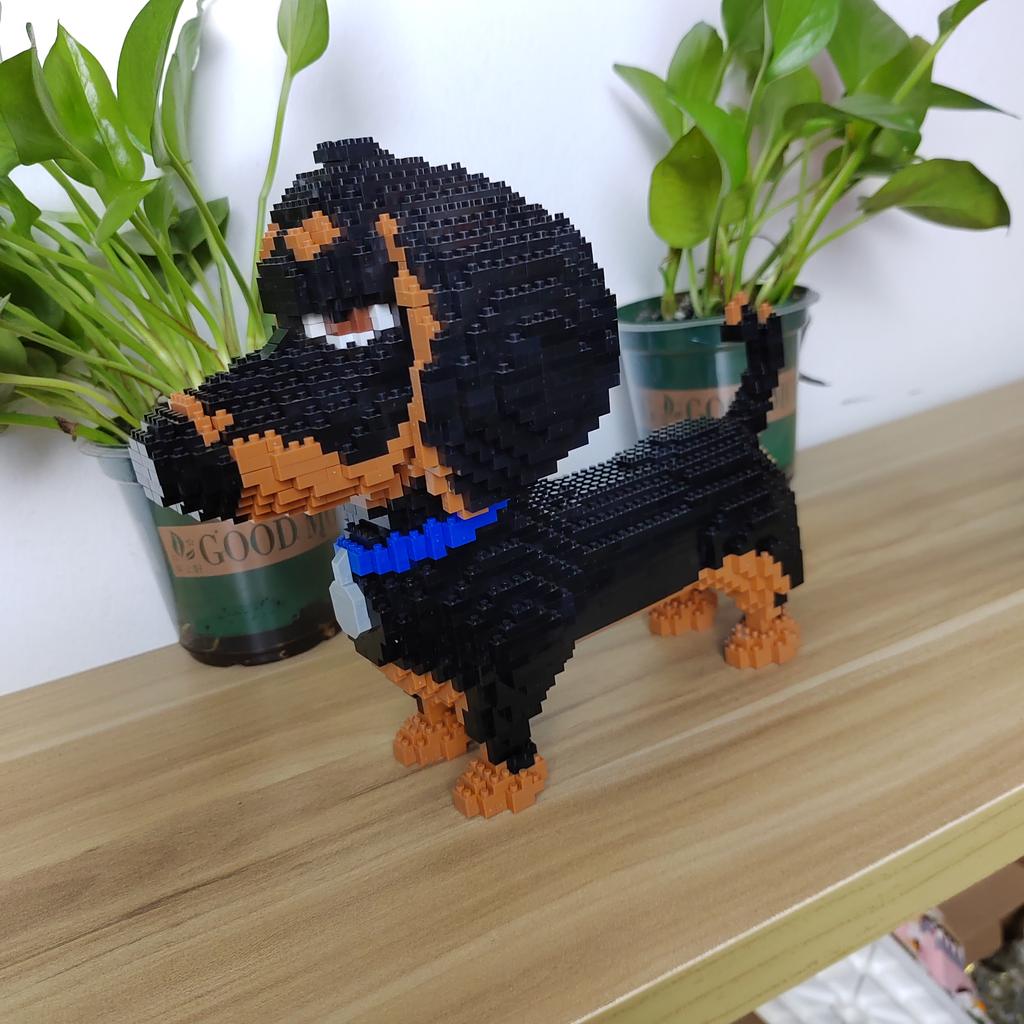 KNEW BUILT Dachshund Dog Model Micro Mini Building Blocks Set Educational Recreation Toys Pet Lover Gift Decoration Bricks