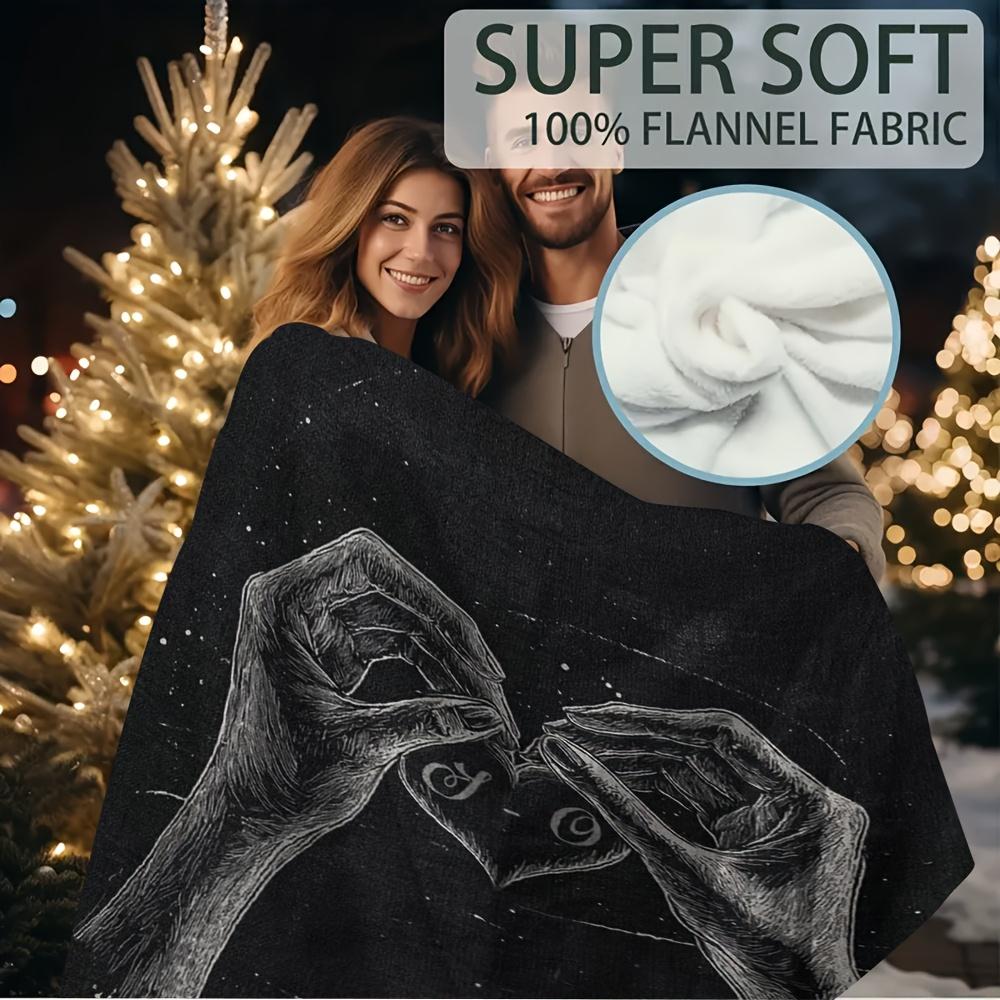 Extra Large Gothic Love Blanket 60x80 Inch - Dark Romance Heart Design, Super Soft & Cozy for Sofa or Camping, Machine Washable