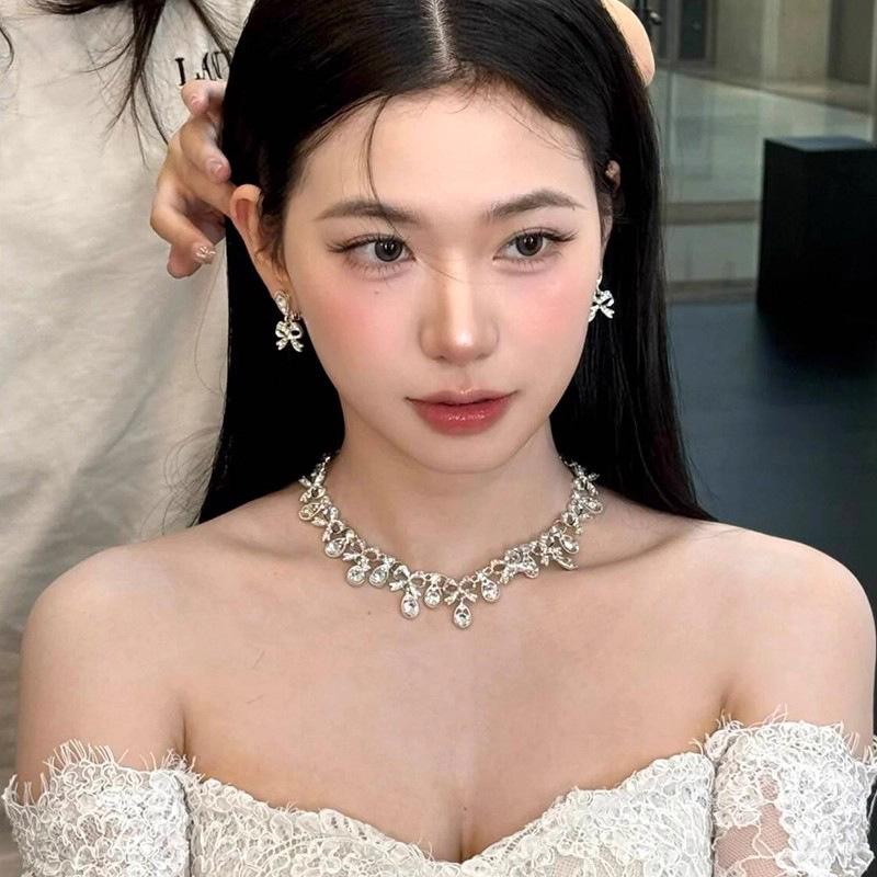 Rhinestone Bow Teardrop Jewelry Set: Stylish Stud Earrings & Necklace with Clavicle Chain