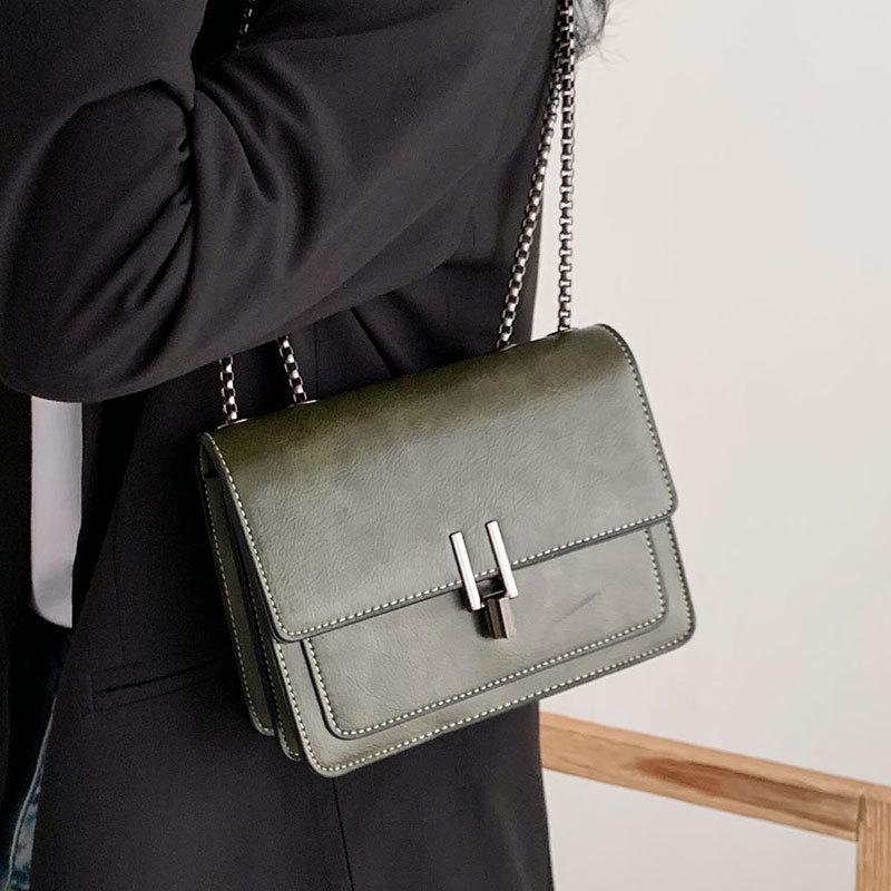 Popular British retro style Maillard color small square bag fashionable versatile temperament commuter chain messenger bag
