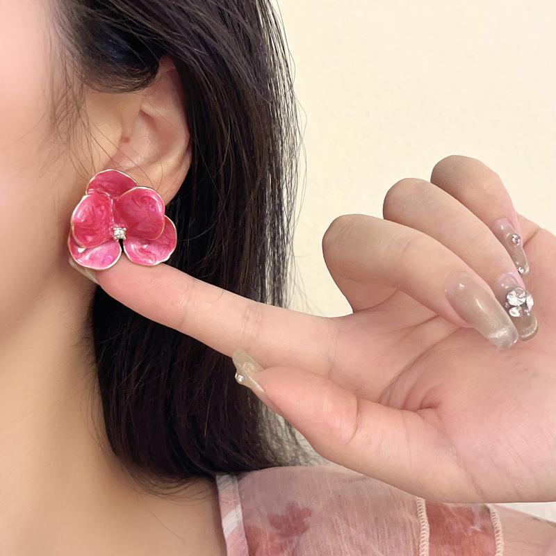 Vintage Color Flower Petal Earrings Luxury Women Travel Seaside Wearable Jewelry Girls Photo Props Fashion Elegent 3D Earring