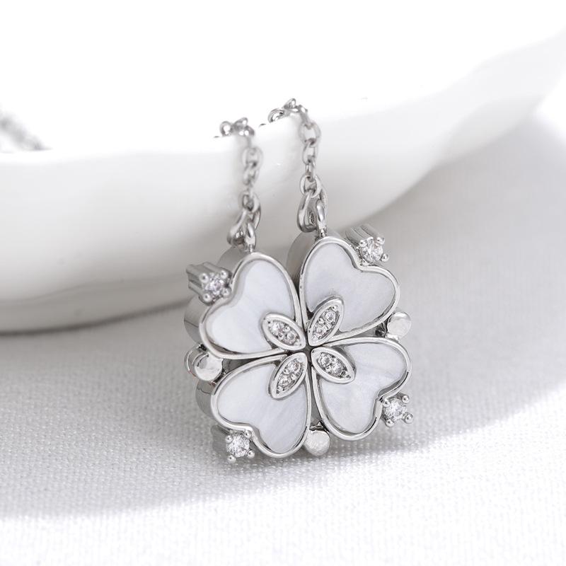 A Multi-Wear Four-Leaf Clover Folding Necklace Net Red Simple Temperament Collarbone Chain Magnetic Attraction Love Heart Ladies Necklace
