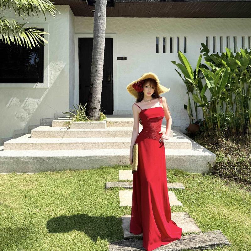 French Retro Vacation Red Suspender Dress Women's Summer Temperament Advanced Sense Waist Thin Word Dress