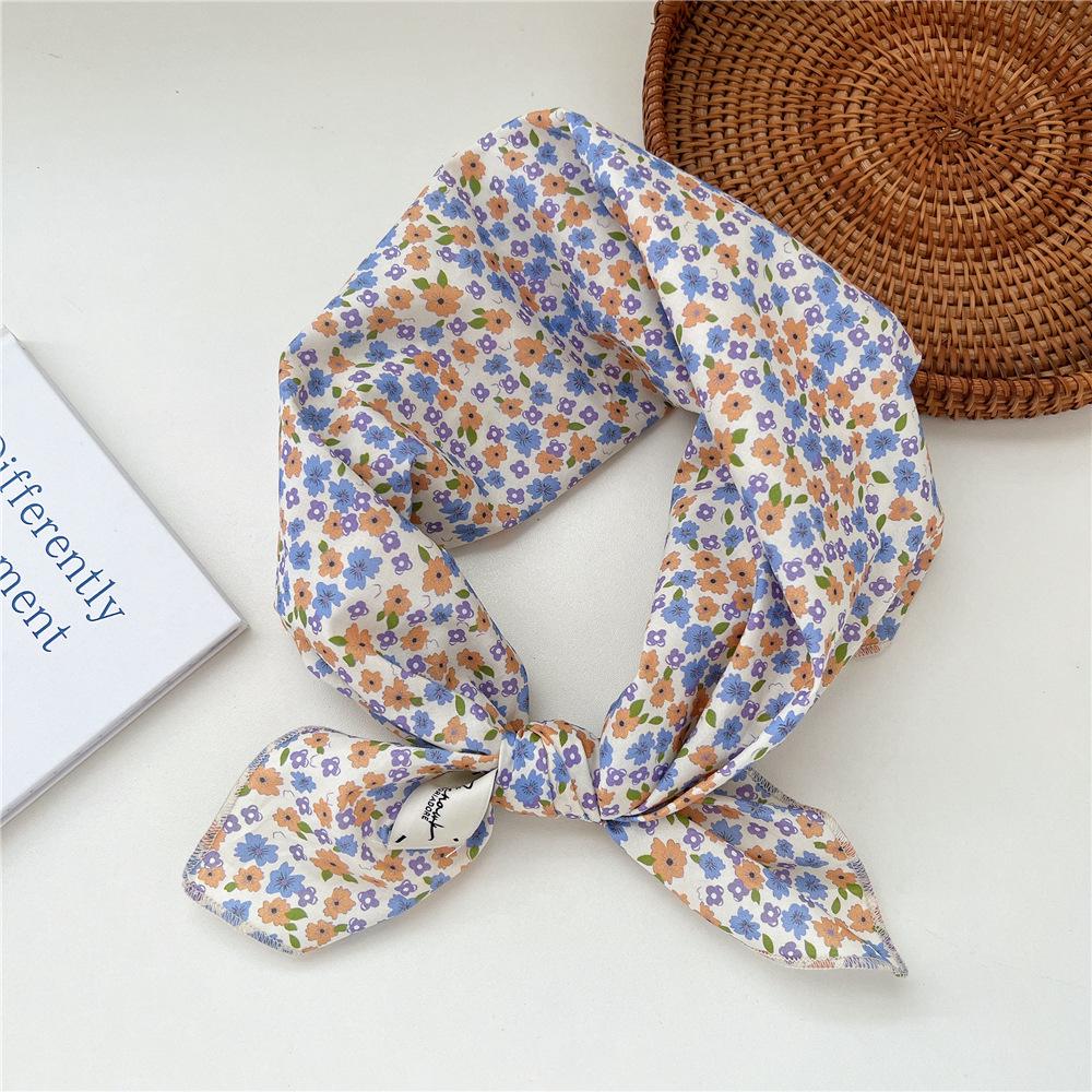 Silk-Blend Women's Square Scarf for Neck Protection - Ideal for Spring, Autumn, and Summer Outfits