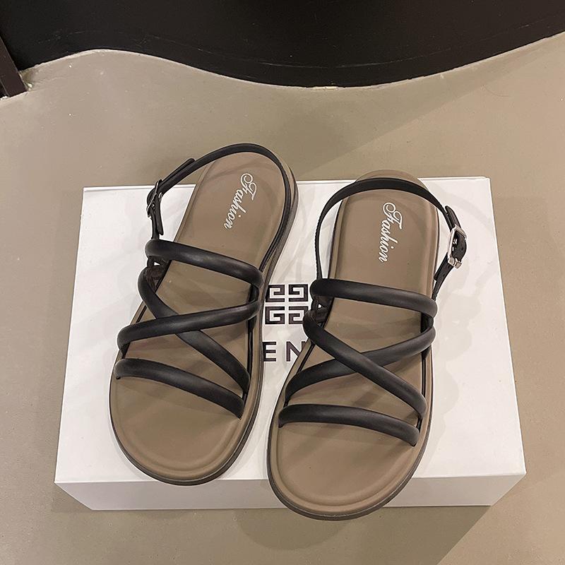 

Легкие мягкие нескользящие сандалии на плоской подошве для женского лета, новая универсальная пляжная обувь с открытым носком для женщин 40-41 (one size smaller)